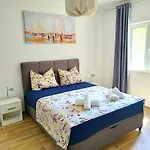 Brzica 아파트 사플루나라