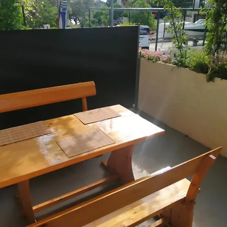 Brzica 萨普伦纳拉