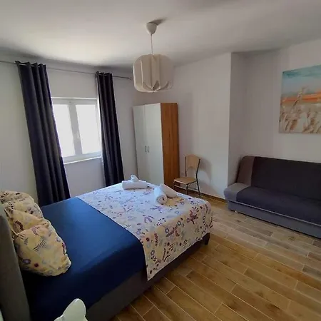 Apartment Brzica *