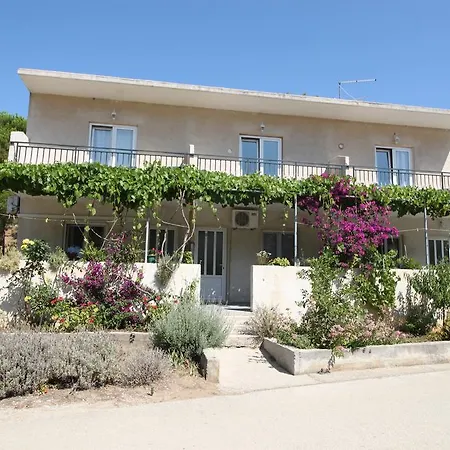 Апартаменты Brzica