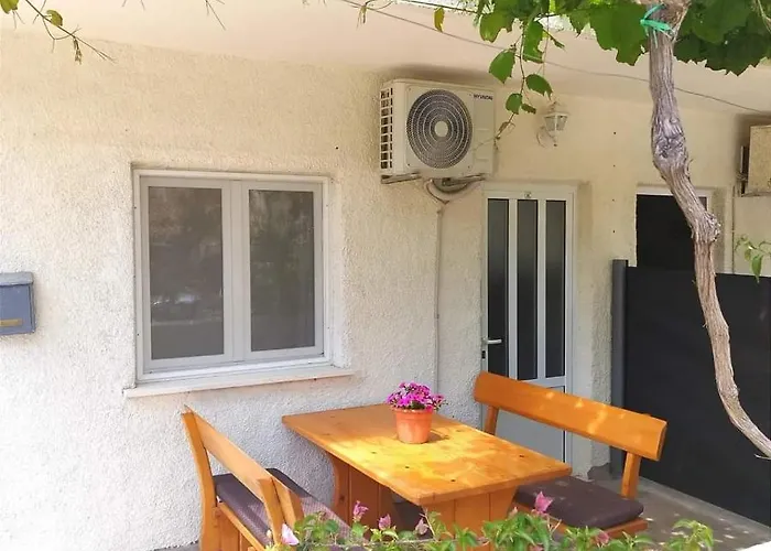 Brzica アパート *