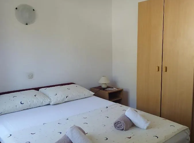 Brzica アパート *