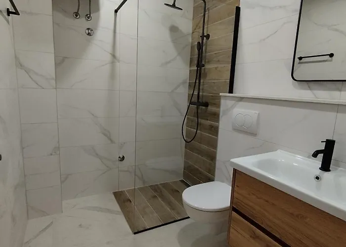 Brzica アパート *