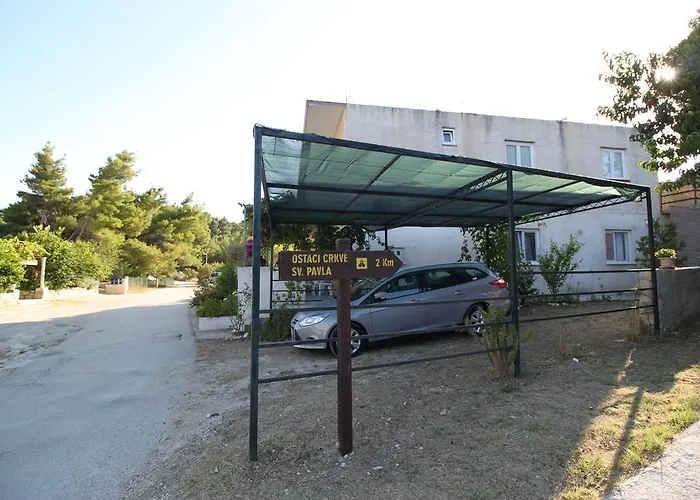 Brzica アパート *